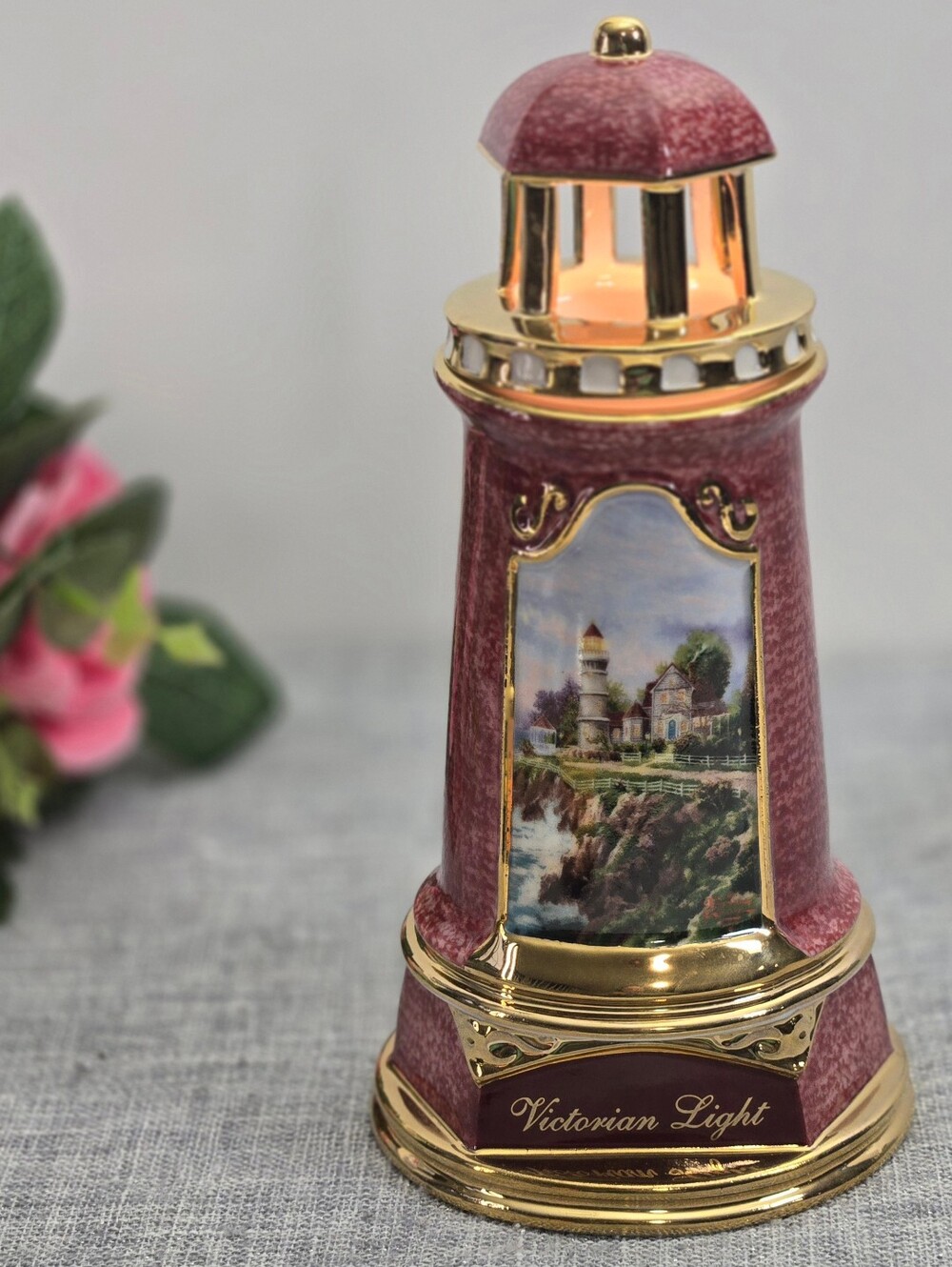 Vintage Thomas Kinkade Porcelain Lighthouse "Victorian Light" 2004‎
